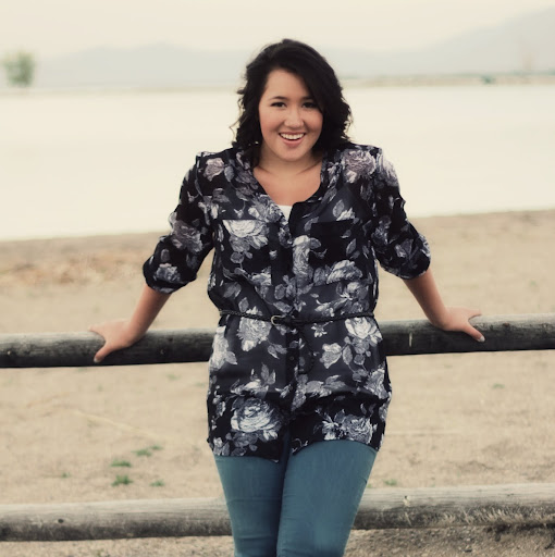 Claudia Escobar Photo 11