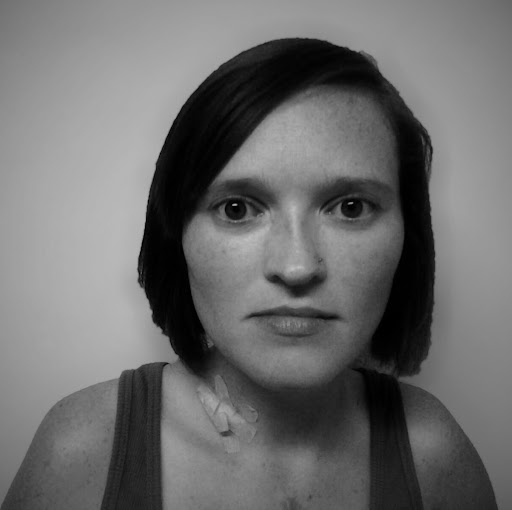 Lora Mills Photo 3