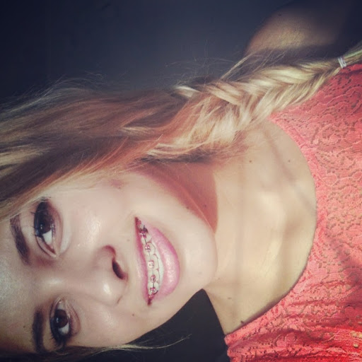 Jennifer Fernandes Photo 42