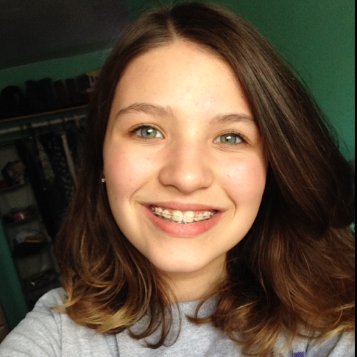 Emily Boone Photo 32