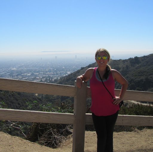 Julia Thompson Photo 9