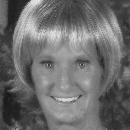 Elizabeth Arnett Photo 25