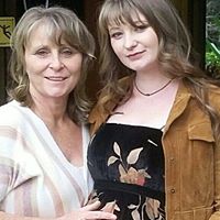Lynn Browne Photo 29