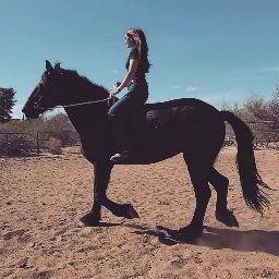Emma Turner Photo 15