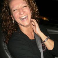 Toni Howell Photo 18