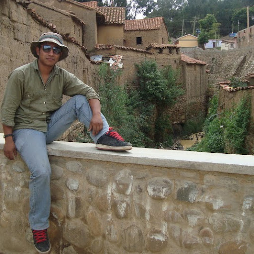 Gilbert Alvarez Photo 26