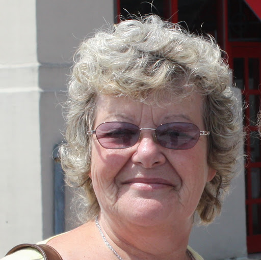 Elaine Jennings Photo 34