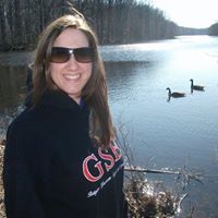 Christina Donahue Photo 17