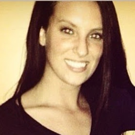 Nicole Connelly Photo 15