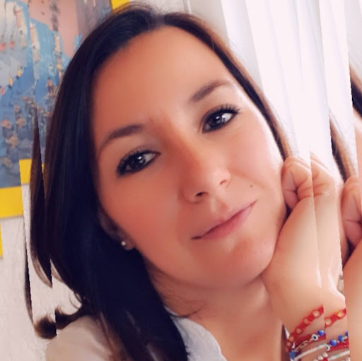 Jennifer Valverde Photo 29