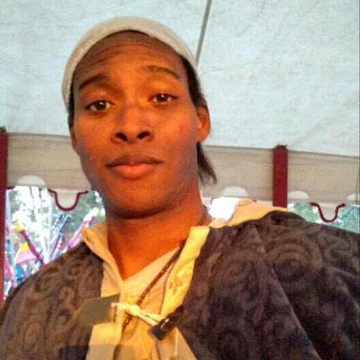 Derrick Daniels Photo 7