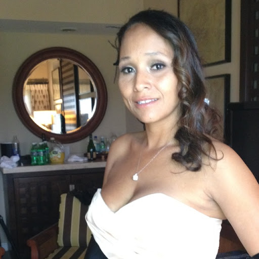 Angie Wilkinson Photo 29