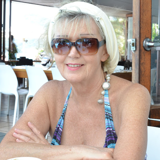 Christine Janus Photo 9