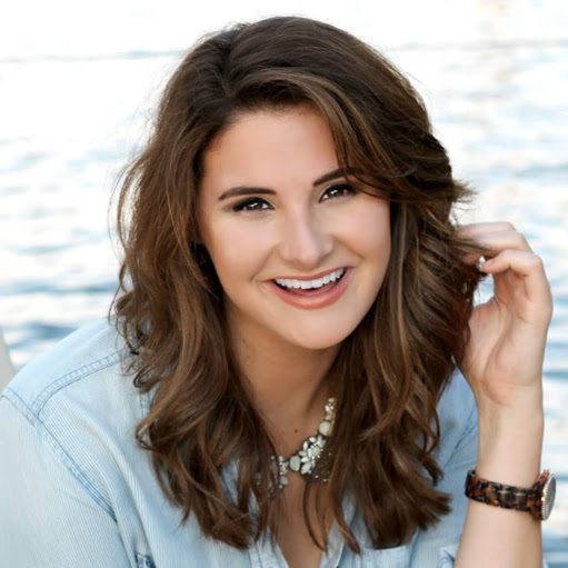 Anna Davidson Photo 30