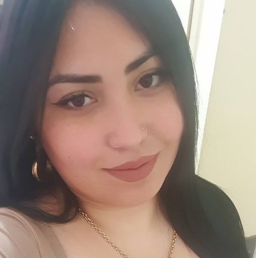 Claudia Vasquez Photo 37