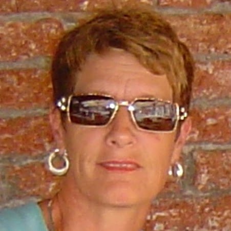 Susan Thompson Photo 26