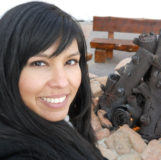 Debra Robles Photo 4