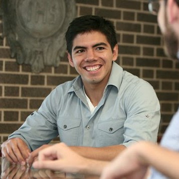 Carlos Robles Photo 27