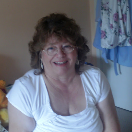 Pauline Thompson Photo 23