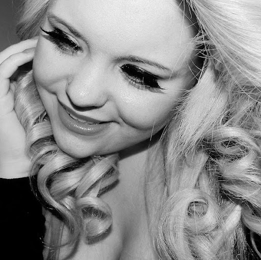 Robyn Churchill Photo 5