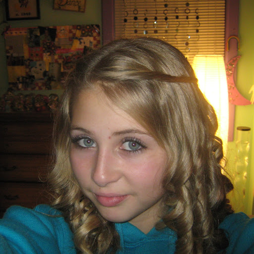 Julia Stout Photo 9
