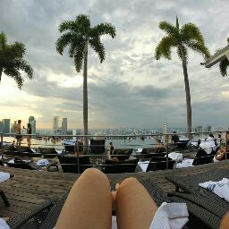 Elizabeth Sim Photo 19