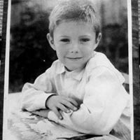 Derek Elliott Photo 19
