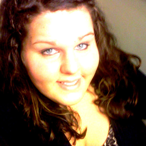 Holly Yoder Photo 7