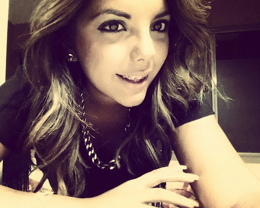 Karina Apodaca Photo 9