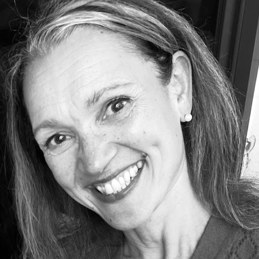 Angela Delaney Photo 16