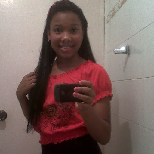 Anna Arias Photo 4