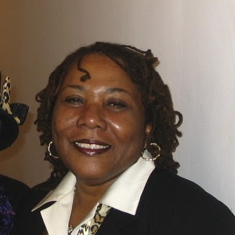 Joanne Reynolds Photo 15