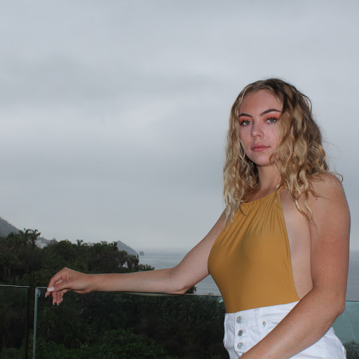 Celena Clark Photo 5