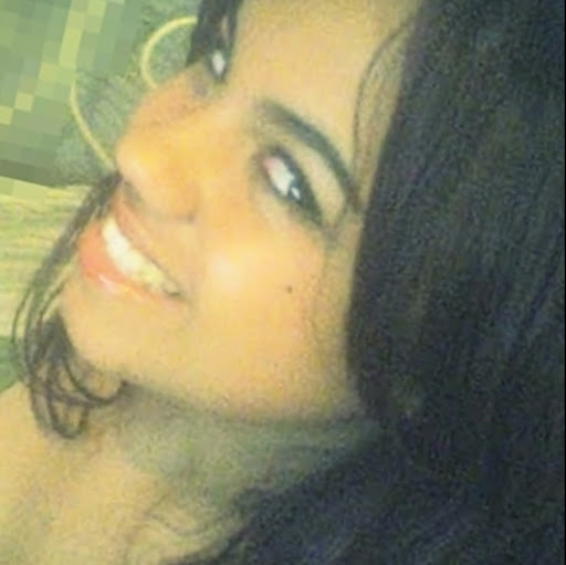 Julie Moraes Photo 2