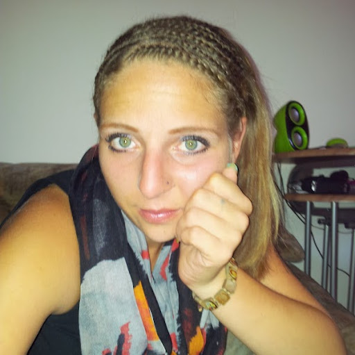 Sarah Maier Photo 15