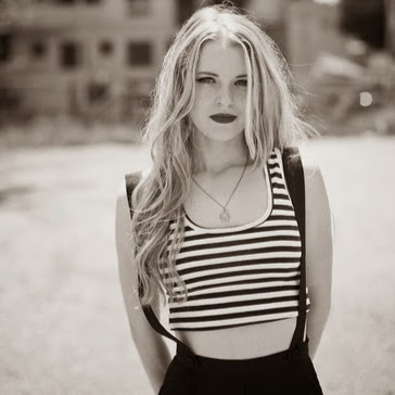 Vicky Nolan Photo 7
