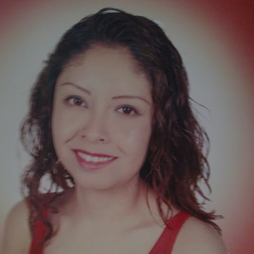 Veronica Flores Photo 13