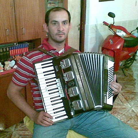 Daniel Arellano Photo 17