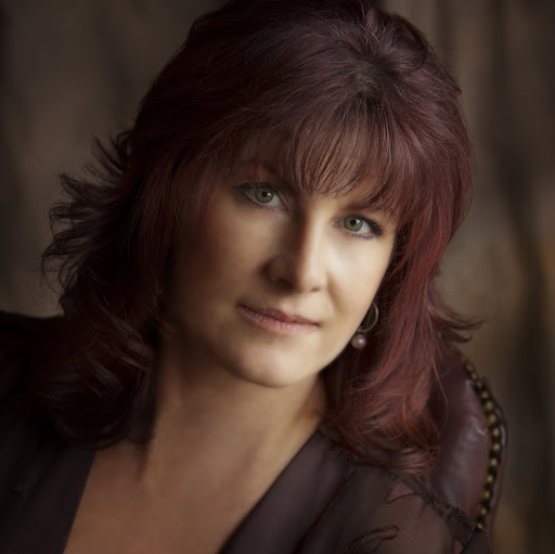 Jacqueline Larson Photo 19