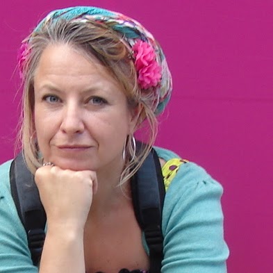 Sara Sullivan Photo 32