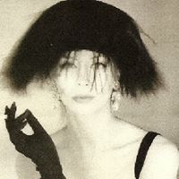 Lisa Farrell Photo 22