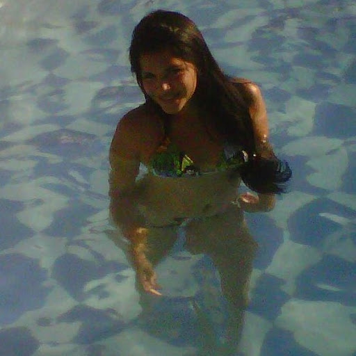 Lina Gomez Photo 15