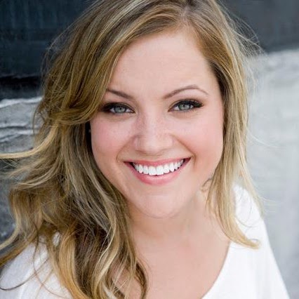 April Grimes Photo 34