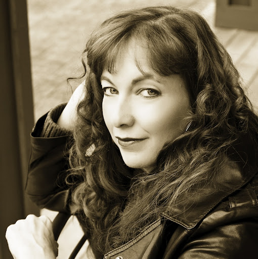 Suzanne Walker Photo 7