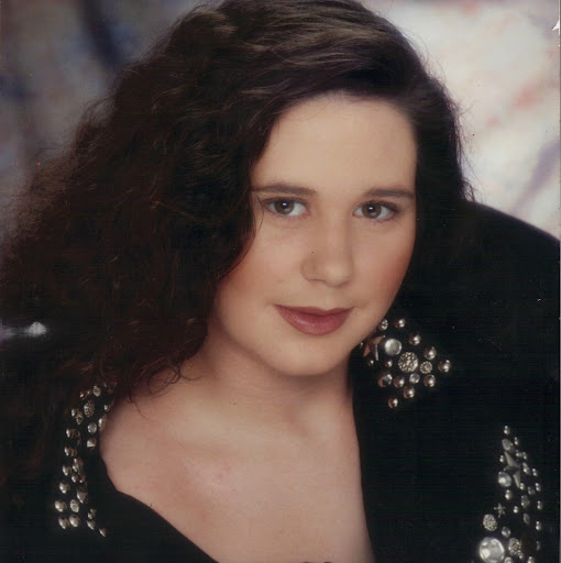 Elizabeth Bolton Photo 22