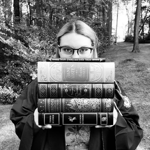 Celia Smith Photo 29