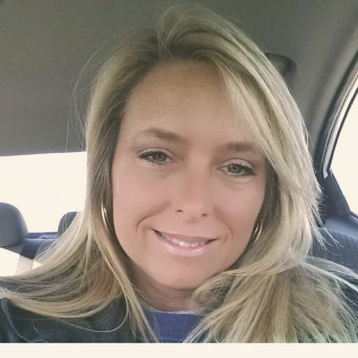 Michele Oliver Photo 25