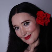 Theresa Roche Photo 4