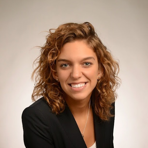Taryn Smith Photo 35