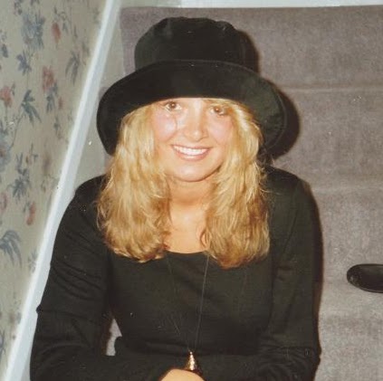 Rachel Connelly Photo 25